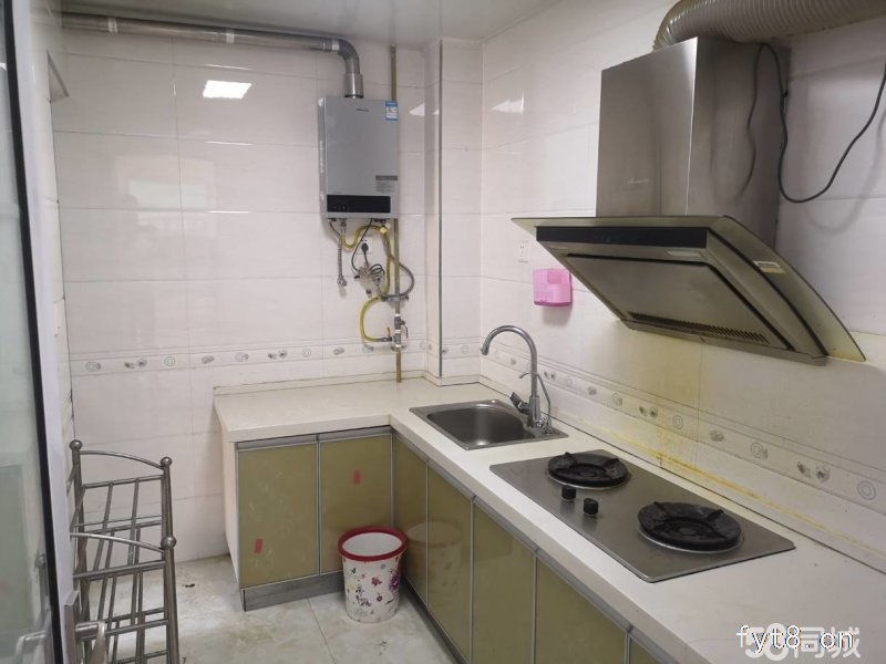 东旭华庭 两室两厅小户型 南北朝向随时过户 学校对面方便快捷