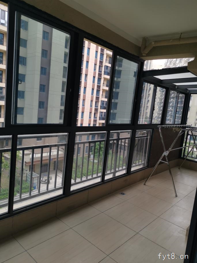 碧桂园翡翠湾精装4室2厅岀租